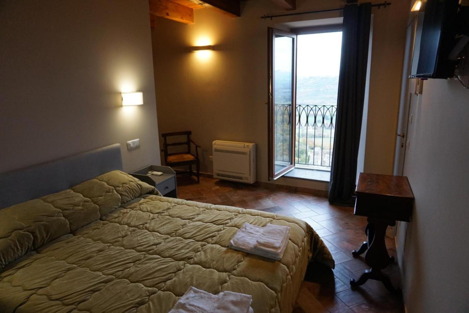 La Locanda Del Pellegrino Bassano in Teverina ภายนอก รูปภาพ